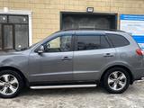 Hyundai Santa Fe 2011 годаүшін7 500 000 тг. в Уральск – фото 4