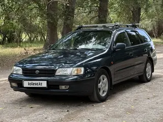 Toyota Carina E