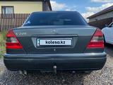 Mercedes-Benz C 220 1994 годаfor2 000 000 тг. в Караганда – фото 2