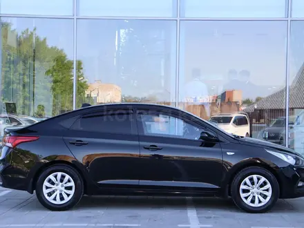 Hyundai Accent 2018 года за 6 390 000 тг. в Костанай – фото 6