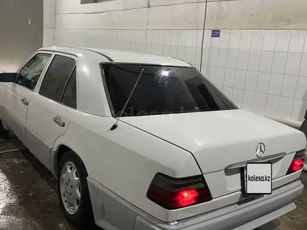 Mercedes-Benz E 280 1993 года за 2 400 000 тг. в Семей – фото 5