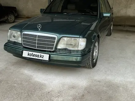 Mercedes-Benz E 320 1994 года за 2 700 000 тг. в Сарыагаш – фото 2