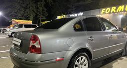 Volkswagen Passat 2001 годаfor3 000 000 тг. в Алматы – фото 4