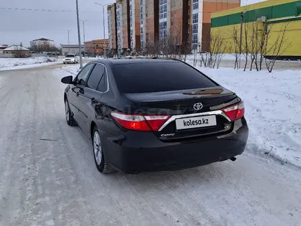 Toyota Camry 2016 года за 8 300 000 тг. в Уральск – фото 3