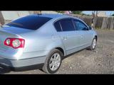 Volkswagen Passat 2005 годаүшін4 300 000 тг. в Караганда – фото 4