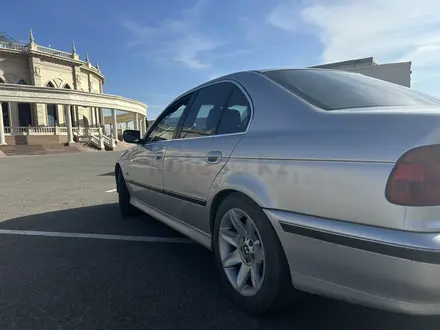 BMW 528 1997 года за 3 500 000 тг. в Атырау – фото 10