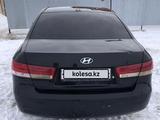 Hyundai Sonata 2007 года за 3 500 000 тг. в Уральск – фото 3