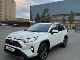 Toyota RAV4 2023 года за 16 000 000 тг. в Актау