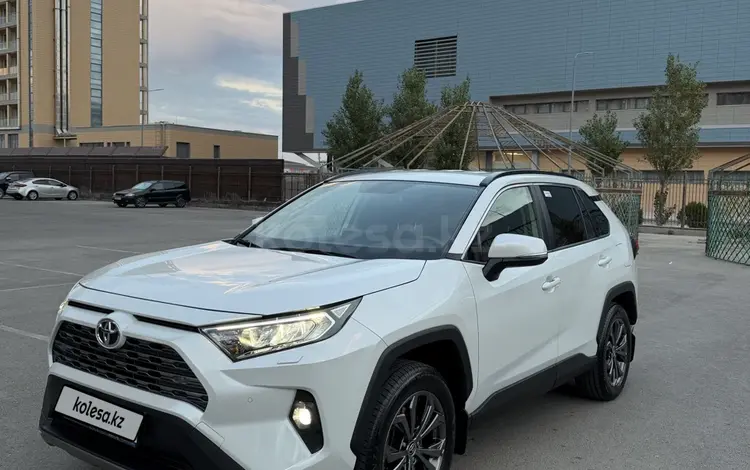 Toyota RAV4 2023 годаүшін16 000 000 тг. в Актау