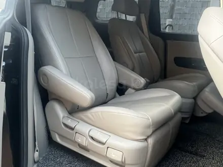 Kia Carnival 2018 года за 11 800 000 тг. в Шымкент – фото 13