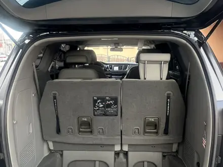 Kia Carnival 2018 года за 11 800 000 тг. в Шымкент – фото 12