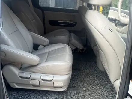 Kia Carnival 2018 года за 11 800 000 тг. в Шымкент – фото 14