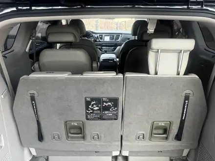 Kia Carnival 2018 года за 11 800 000 тг. в Шымкент – фото 15