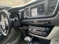 Kia Carnival 2018 года за 11 800 000 тг. в Шымкент – фото 25