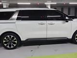 Kia Carnival 2022 года за 12 300 000 тг. в Актау – фото 4