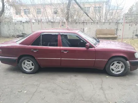 Mercedes-Benz E 200 1994 года за 2 100 000 тг. в Щучинск – фото 2