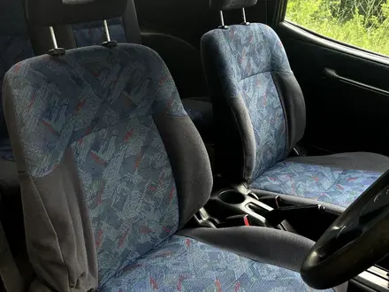 Toyota RAV4 1997 года за 2 700 000 тг. в Алматы – фото 10