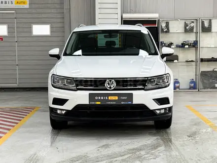 Volkswagen Tiguan 2018 года за 9 490 000 тг. в Алматы – фото 2