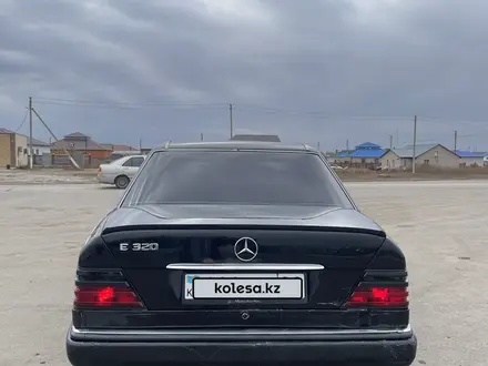 Mercedes-Benz E 220 1993 года за 2 000 000 тг. в Караганда – фото 5