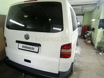 Volkswagen Transporter 2004 года за 6 000 000 тг. в Петропавловск – фото 5