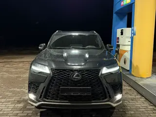 Lexus LX 600