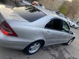 Mercedes-Benz C 180 2002 годаfor3 500 000 тг. в Алматы – фото 4