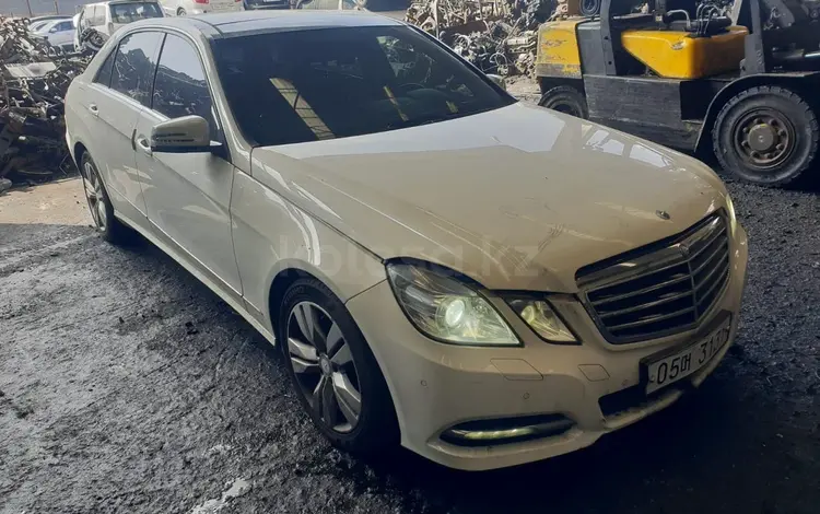 Запчасти на Mercedes Benz E212 2013 года в Шымкент