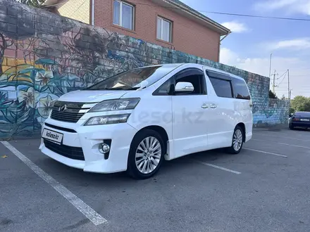 Toyota Vellfire 2012 года за 8 000 000 тг. в Алматы