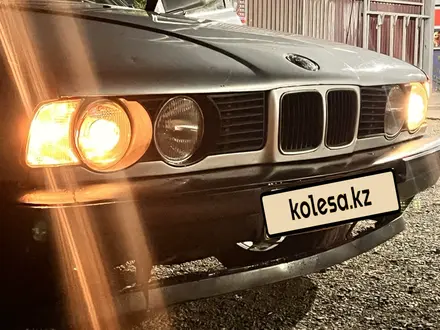 BMW 520 1991 года за 1 100 000 тг. в Талдыкорган – фото 13