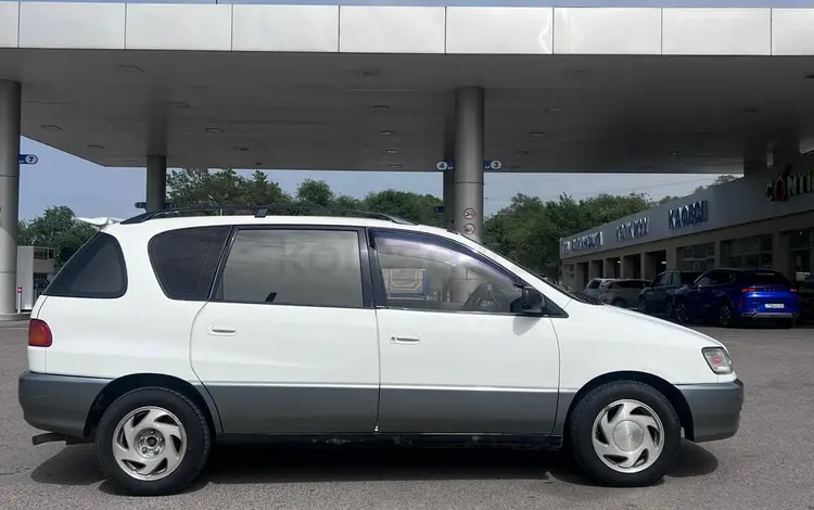 Toyota Ipsum 1997 года за 2 800 000 тг. в Алматы