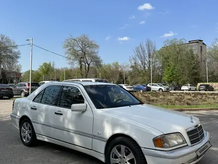 Mercedes-Benz C 240 1999 года за 3 000 000 тг. в Алматы – фото 11