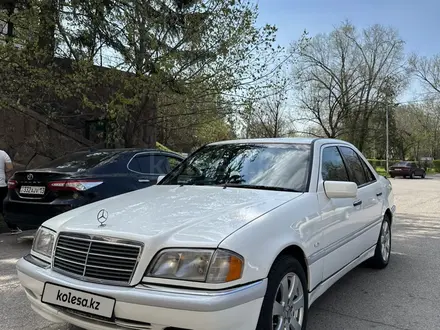 Mercedes-Benz C 240 1999 года за 3 000 000 тг. в Алматы