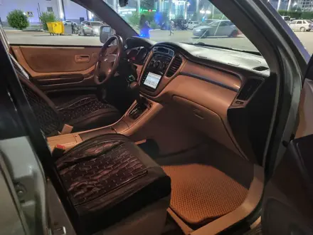 Toyota Highlander 2003 года за 5 450 000 тг. в Астана – фото 13