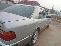 Mercedes-Benz E 220 1993 годаүшін2 500 000 тг. в Шымкент