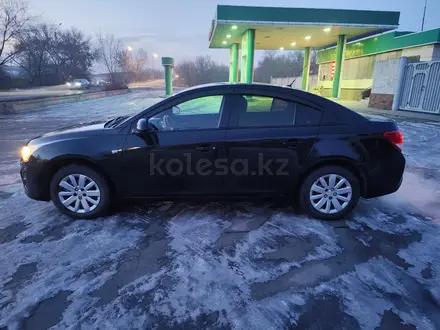 Chevrolet Cruze 2013 года за 3 500 000 тг. в Семей – фото 2