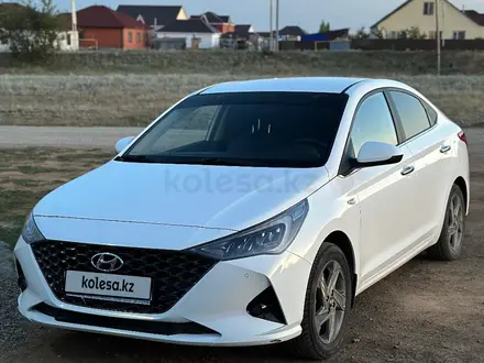 Hyundai Accent 2021 года за 8 700 000 тг. в Актобе