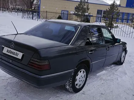 Mercedes-Benz E 220 1995 года за 1 200 000 тг. в Караганда – фото 3