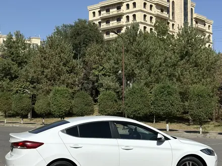 Hyundai Elantra 2018 года за 8 050 000 тг. в Шымкент – фото 7