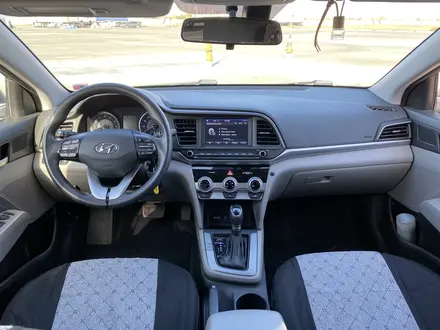 Hyundai Elantra 2019 года за 6 300 000 тг. в Уральск – фото 12