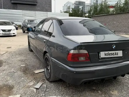 BMW 530 1999 года за 4 990 000 тг. в Алматы – фото 2