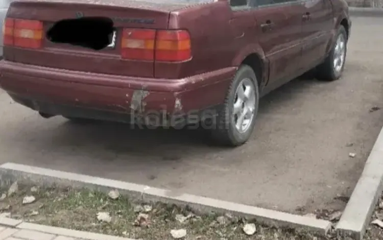 Volkswagen Passat 1993 годаfor1 000 000 тг. в Уральск