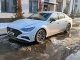 Hyundai Sonata 2021 года за 8 700 000 тг. в Алматы – фото 2