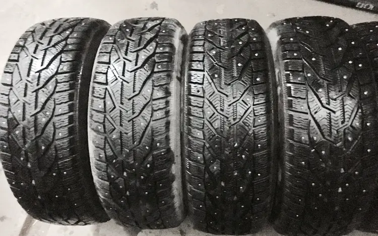 Шипованные шины Michelin 215/60/17for49 990 тг. в Астана