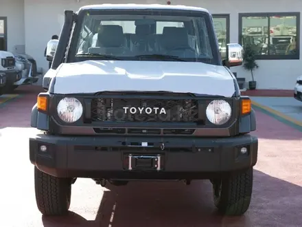 Toyota Land Cruiser 2024 года за 35 500 000 тг. в Астана – фото 2