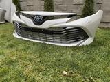 Toyota Camry 70 европеец бампер в сборе оригинал/дубликат за 100 000 тг. в Алматы