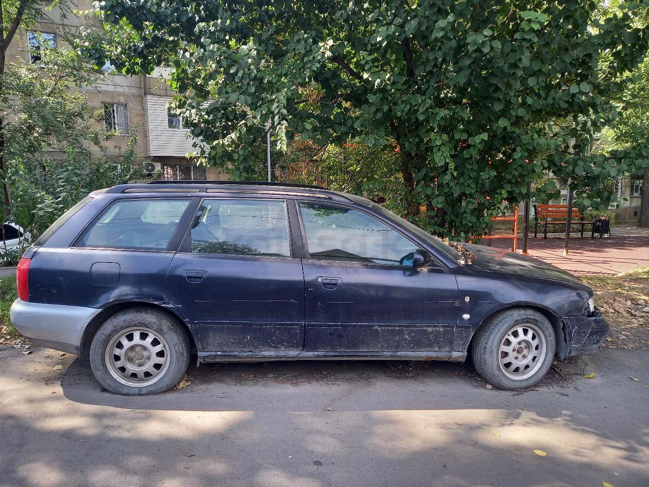 Audi A4 1996 г.