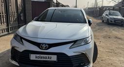 Toyota Camry 2021 года за 17 800 000 тг. в Жетысай