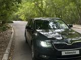 Skoda Superb 2015 года за 6 200 000 тг. в Семей – фото 2