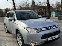 Mitsubishi Outlander 2013 года за 7 990 000 тг. в Караганда