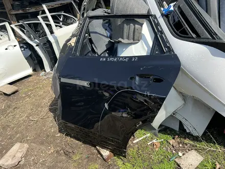 Дверь кия спортейдж kia sportage за 100 000 тг. в Алматы – фото 3